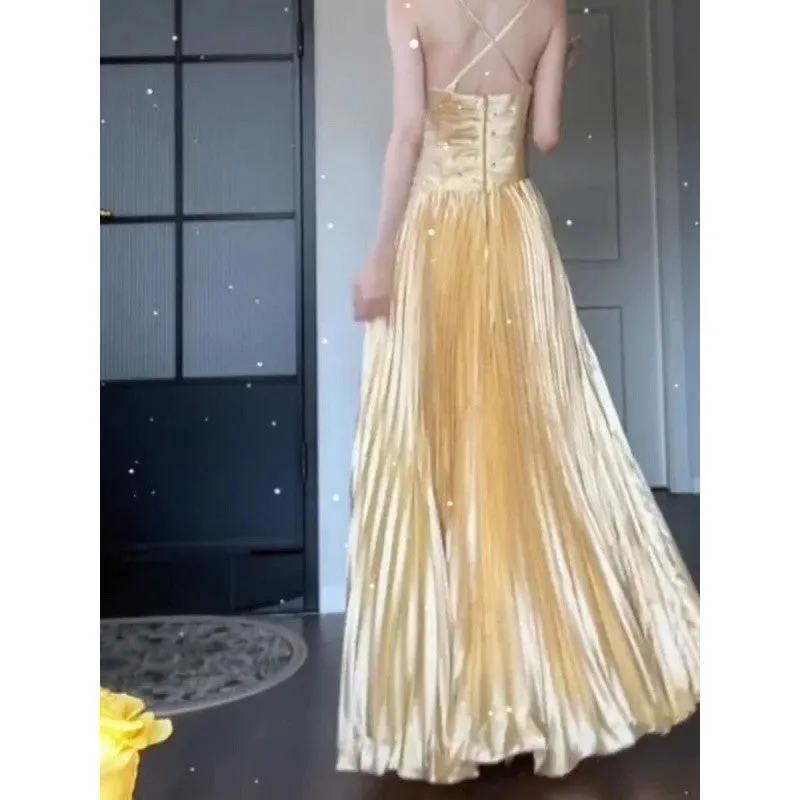 Amozae dress Golden Velvet Dress Sling Pleated 2024 Autumn and Winter New Socialite Fashion Elegant Elegant High-End Light Luxury