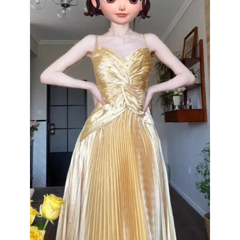 Amozae dress Golden Velvet Dress Sling Pleated 2024 Autumn and Winter New Socialite Fashion Elegant Elegant High-End Light Luxury