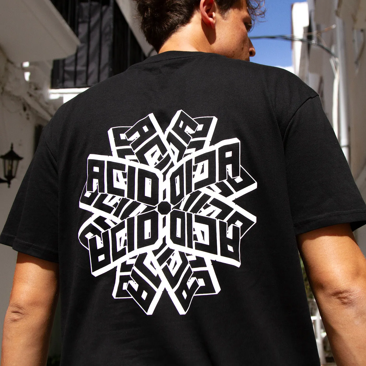 Geo Acid Back Print - Tshirt - Black