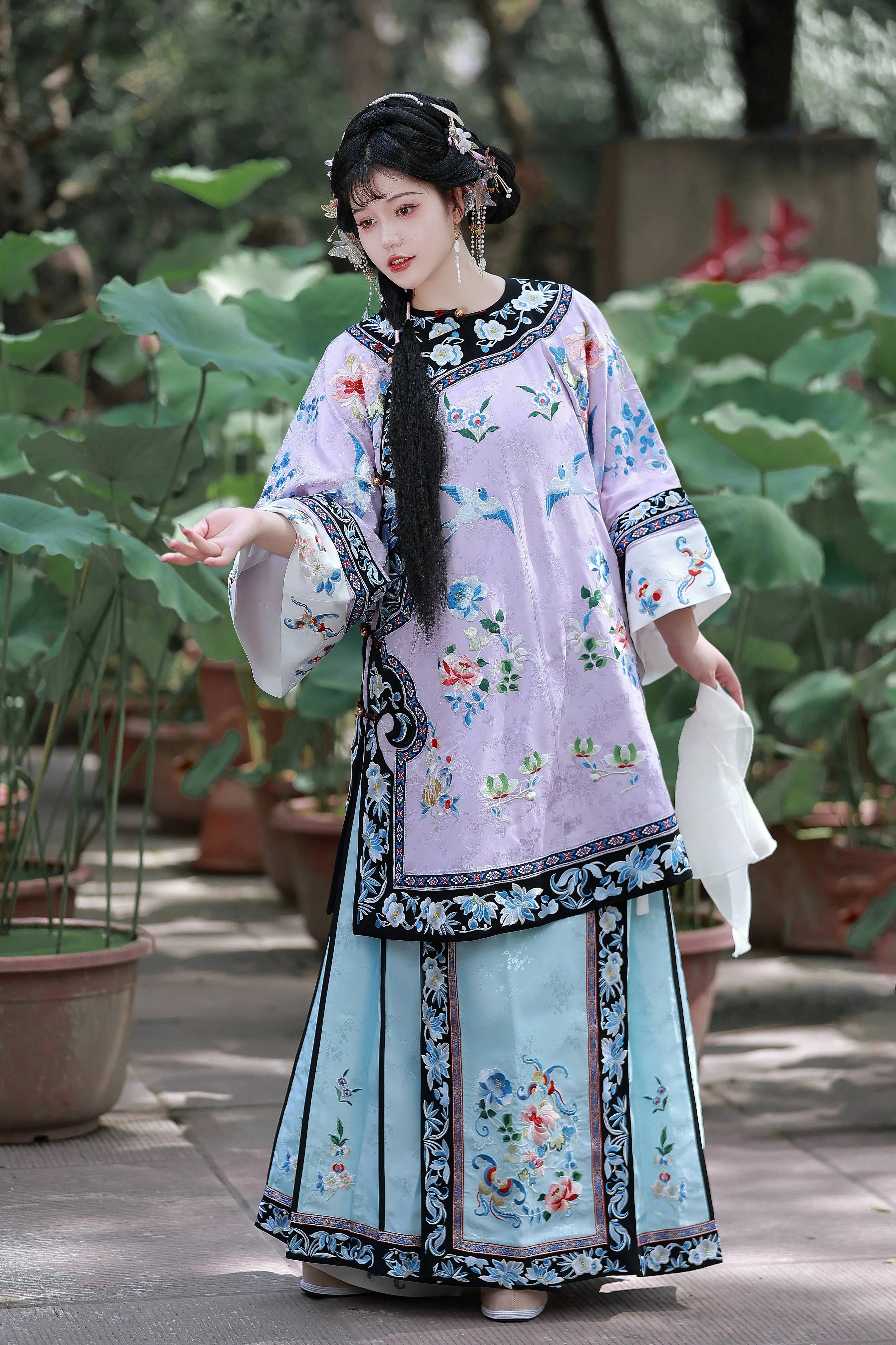 Mei Gui 玫瑰 Rose Cloud Embroidered Qing Han Set