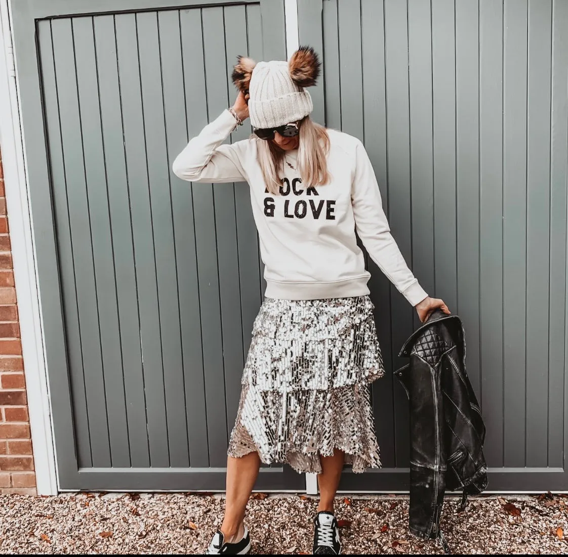 ROCK & LOVE vintage white sweatshirt *relaxed style* *just 1 left, a large*