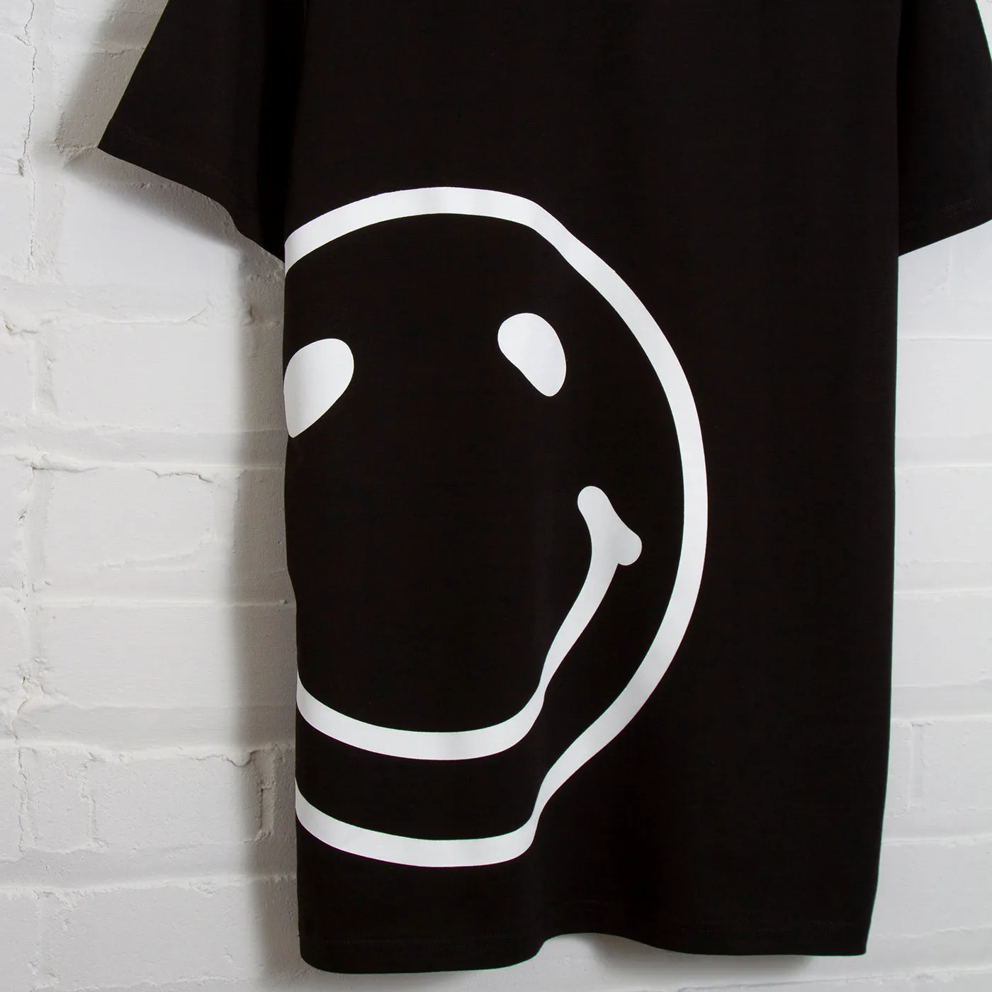 Side Smiley Back - Tshirt - Black